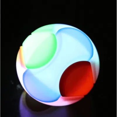 El LED ilumina la bola plástica 3D de la alcancía de los juguetes educativos